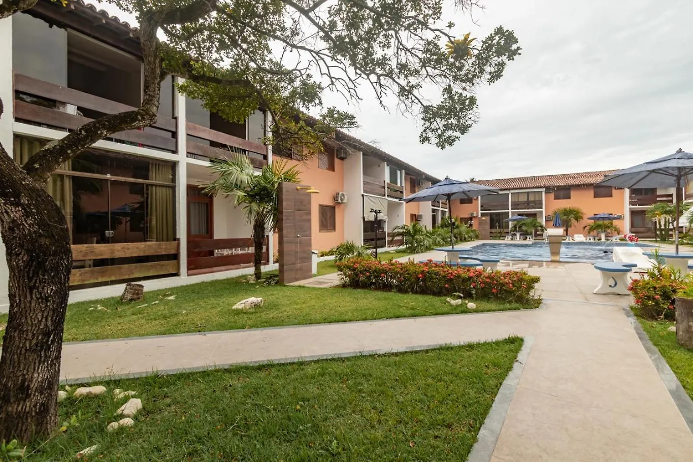 Apart-Hotel A 400M Da Praia De Taperapuan Porto Seguro 0*,  Brazil